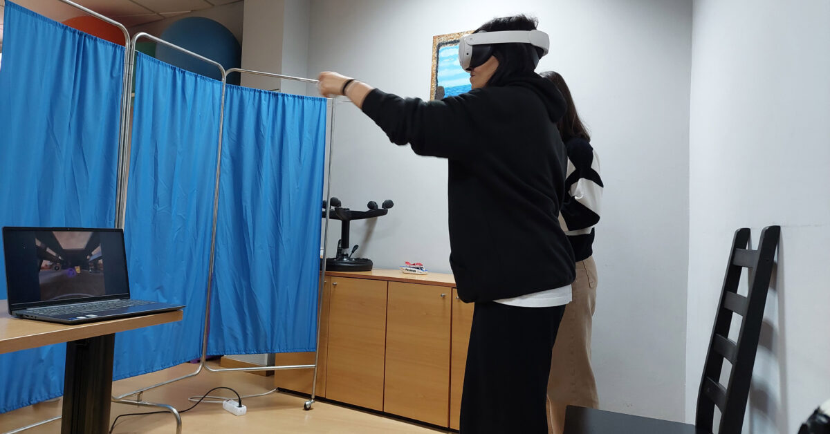 Un estudio pionero de Avempo y la UVigo evalúa los beneficios del ejercicio terapéutico con realidad virtual en personas con Esclerosis Múltiple